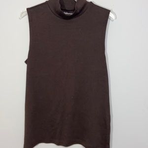 Sleeveless mock turtleneck